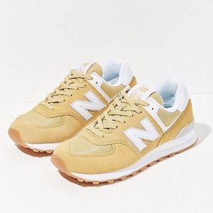 New Balance 696 Sneakers